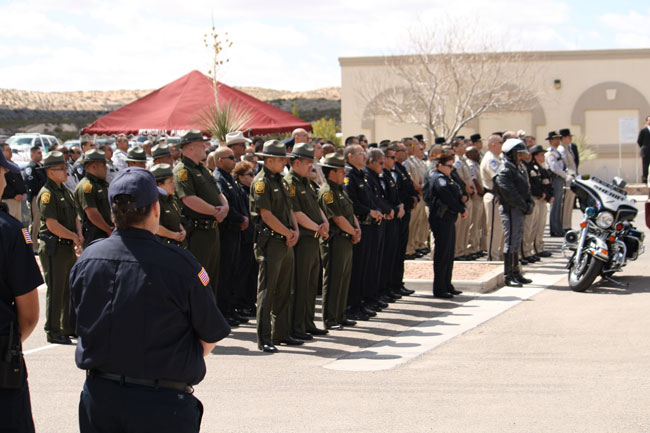 Officers of several county and federal agencies presented their respects to the murdered couple. (Raymundo Aguirre/Borderzine.com)