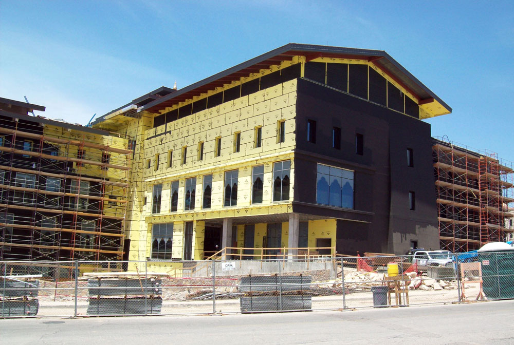 The new facility for the School of Nursing will be able to host 3,491 students and 139 faculty, their expected population by 2015. (Phillip Henderson/Borderzine.com)