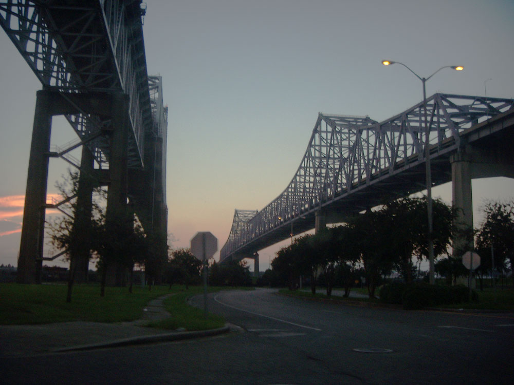 Crescent City Connection Bridge, New Orleans. (Natalia Quiroz/Borderzine.com)