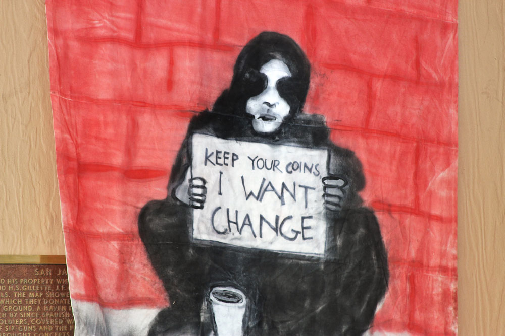 People from different walks of life are demanding change. (Luis Hernández/Borderzine.com)