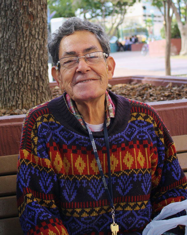 A beatific old man with a gorgeous smile that I found at Plaza los Lagartos. (Cheryl Howard/Borderzine.com)