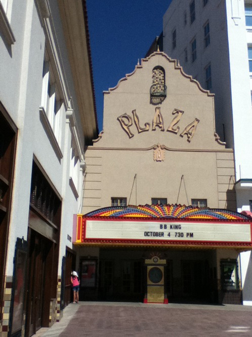 The Plaza Theatre reopened as the Plaza Theatre Performing Arts Center on March 17, 2006. (Oscar Garza/Borderzine.com)