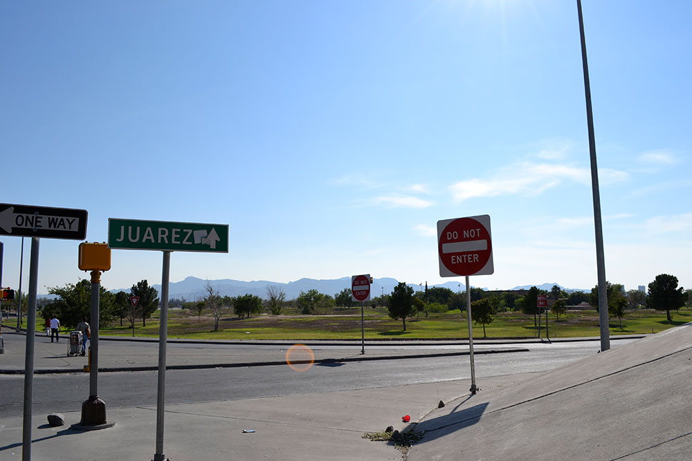 Investors from Juarez await for the best time to go back to Juarez. (Hecko Flores/Borderzine.com)