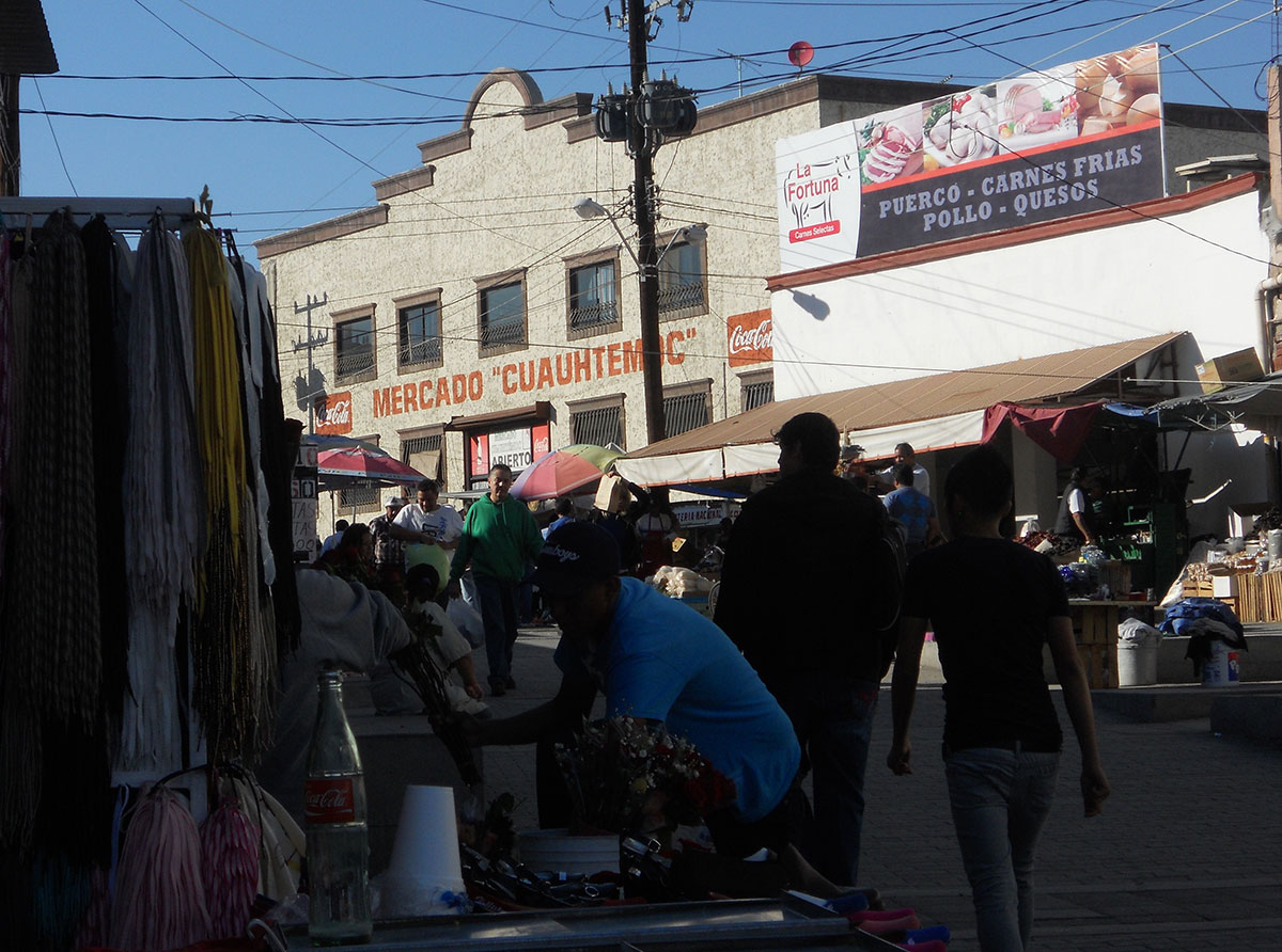 El populoso mercado Cuauhtémoc de Ciudad Juárez. (José Abraham Rubio Zamara/Borderzine.com)