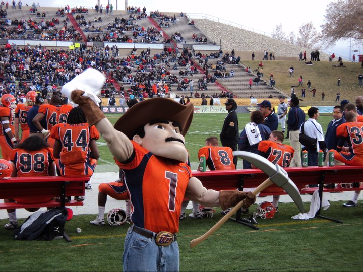 UTEP Miners mascot, PayDirt Pete, cheering with fans at the New Mexico Bowl. (Domingo Martinez/Borderzine.com)