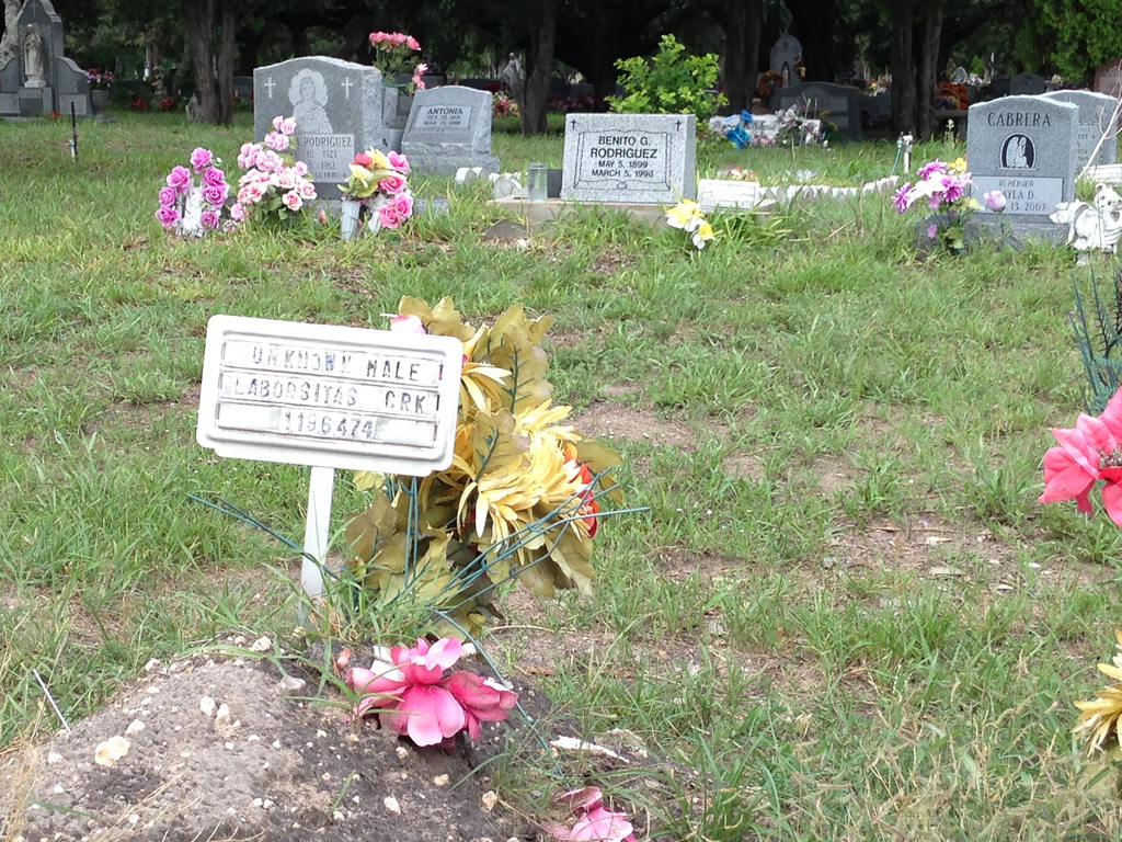 The unidentified remains of migrants are buried in a Brooks County cemetery in south Texas. (Mónica Ortiz Uribe/Fronteras)