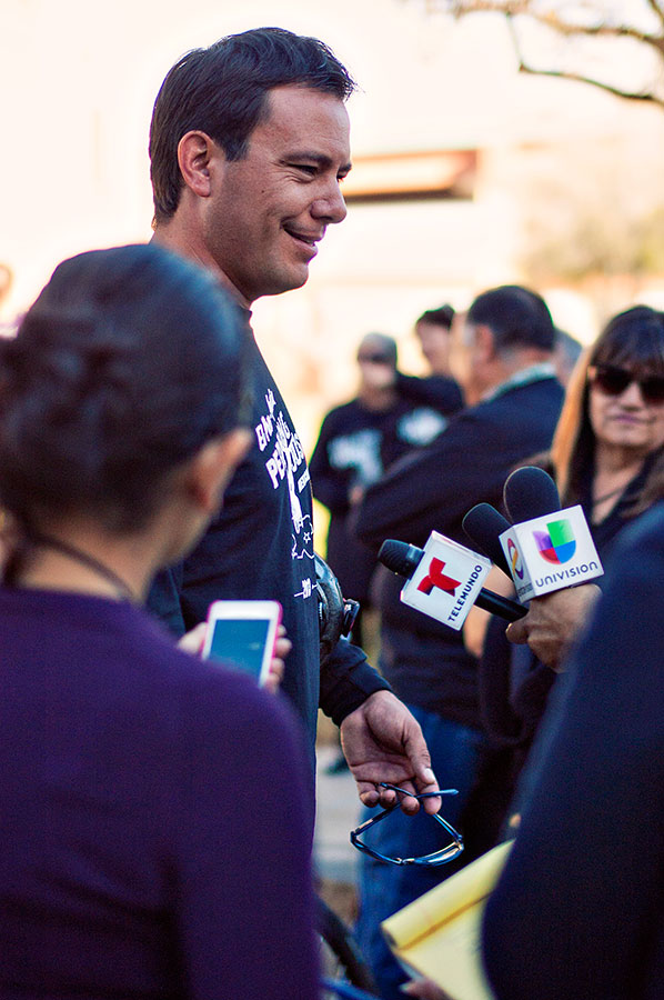 Carlos Gutierrez right before departing from El Paso. (Alejandra Spector/Borderzine.com)