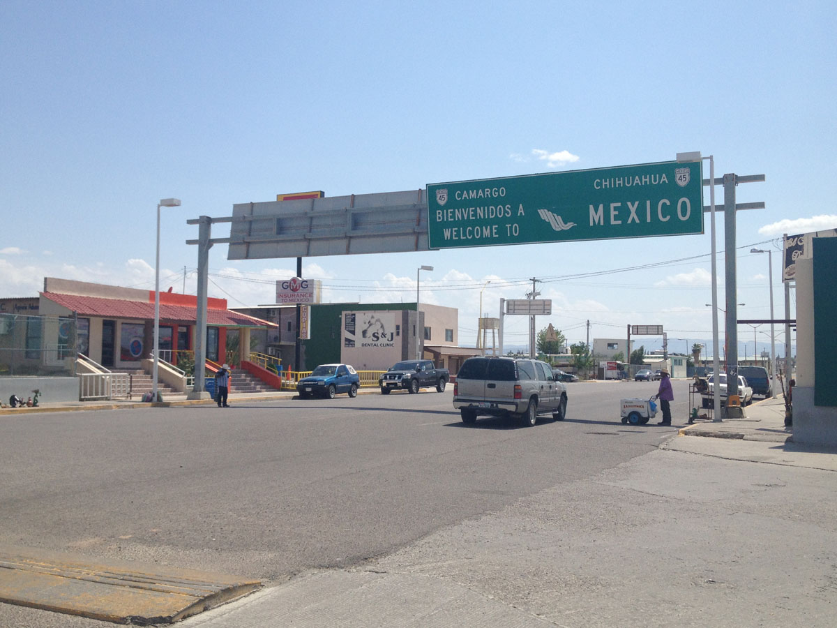 Welcome to Ojinaga, Chihuahua. (Sergio Chapa/Borderzine.com)
