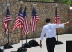 President Obama greets El Pasoans before leaving Chamizal National Memorial. (Georgia Rodriguez/Borderzine.com)