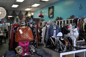Ragz to Riches thrift consignment shop. (Natalia Aguilar/Borderzine.com)