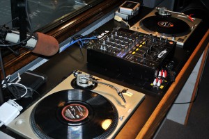 El Paso's DJs are bringing more diversity to their mixes. (Nicole Castillo/Borderzine.com)