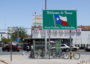 El Paso, a border city considered by some as part of Mexico. (Raymundo Aguirre/Borderzine.com)