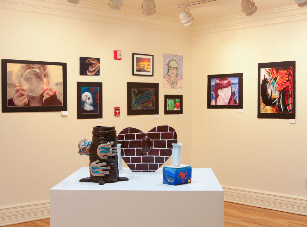 Hearts of Fire exhibition at La Galería de la Misión de Senecu. (Erika Lopez/Borderzine.com)