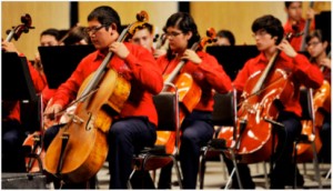 El proyecto de la Orquesta Esperanza Azteca pretende no solo formar músicos si no además alejar a los niños y jóvenes de la violencia desatada en la ciudad. (Foto cortesía de Jove Garcia)