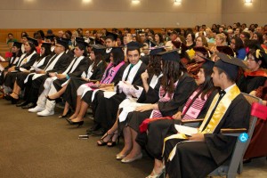 Students at the Center for Mexican Studies Graduation at UT Austin. (Alberto González/Hispanic Link)