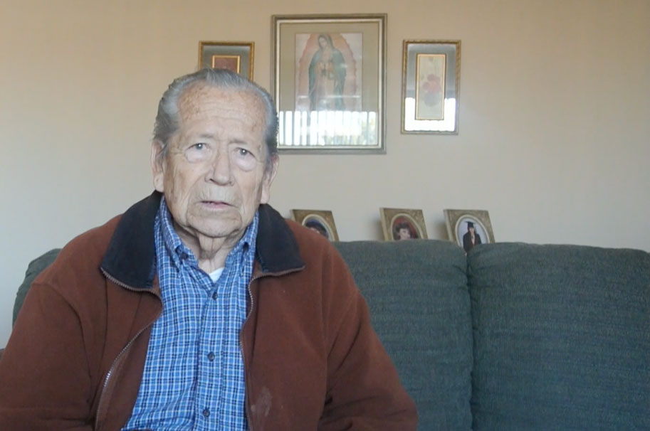 Juan Garcia Aleman, 87, said that he passed his U.S. citizenship exam 10 years ago only after he was allowed to take the test in Spanish because he was over the age of 50 and had lived in the U.S. over 20 years. (Velia Quiroz/Borderzine.com)